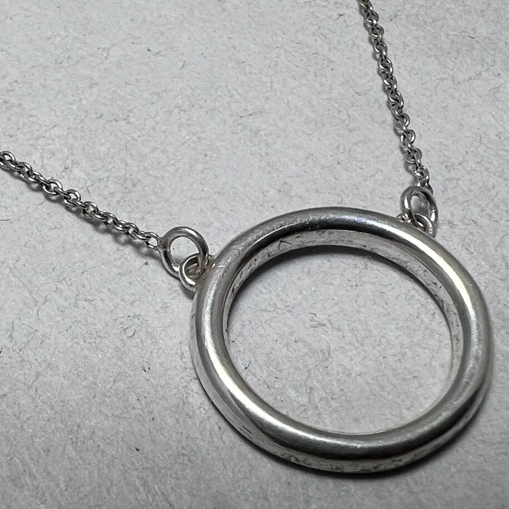 NVC Sterling‎ Silver 925 Circle Eternity Pendant Necklace Minimalist Chain Avon